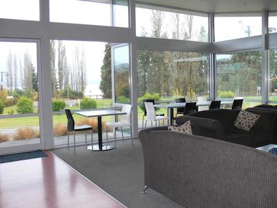 ت اناو لاکویو هلید پارک