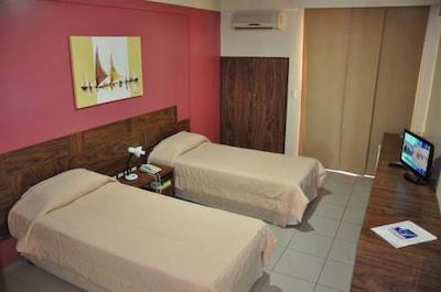 ادابا میسترال هتل