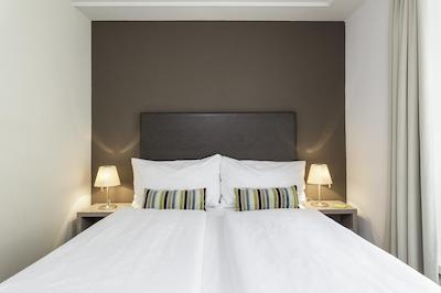 پلاتزهیرسه هتل اند بار