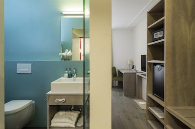 پلاتزهیرسه هتل اند بار