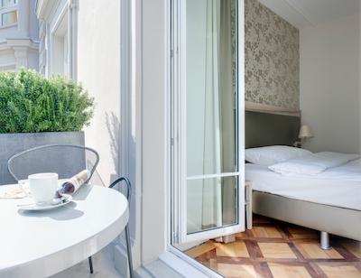 پلاتزهیرسه هتل اند بار