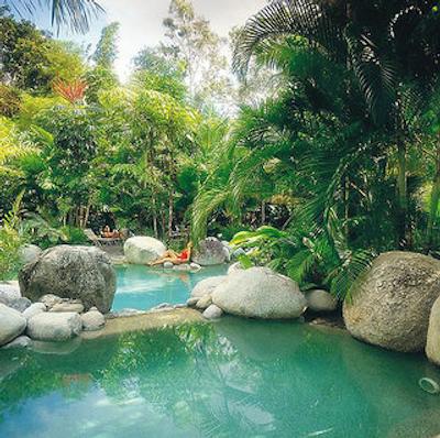 سیلکی اُاکز لج