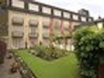 ال اسیسُنز چریسچورچ