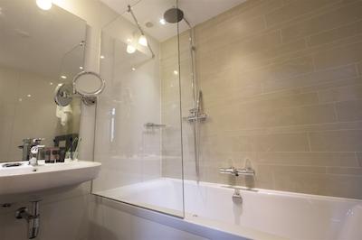 کانال بوتیک رومز اند اپارتمنتز