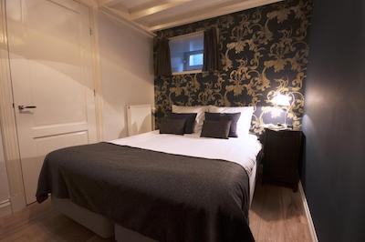 کانال بوتیک رومز اند اپارتمنتز