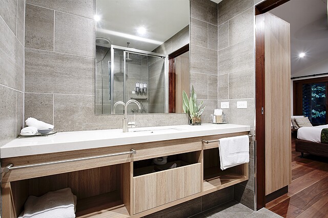 دینتری اکلج