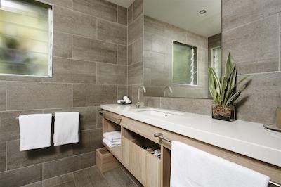 دینتری اکلج