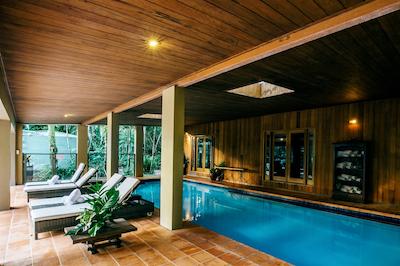 دینتری اکلج