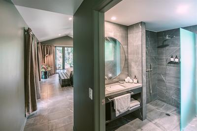 دینتری اکلج