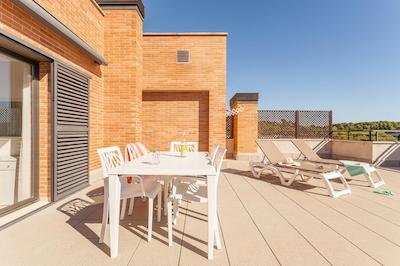 پیر اند واکانسز اسالو