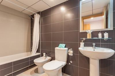 پیر اند واکانسز اسالو