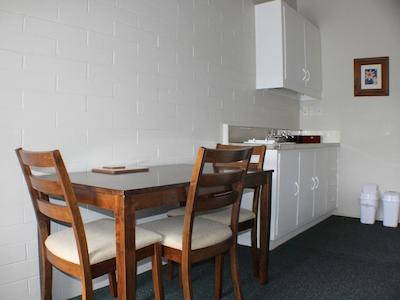 کلنیال اُن ت متل