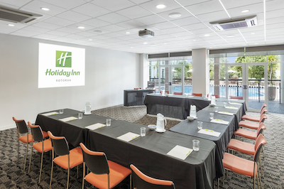 هلید این رتروا