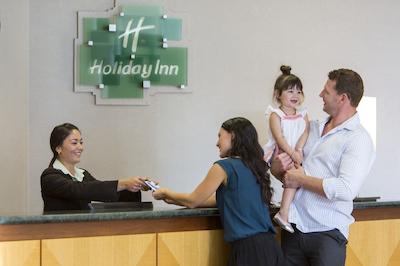 هلید این رتروا