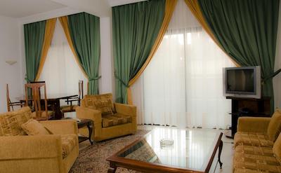 ویت هوس اپارتمنتز