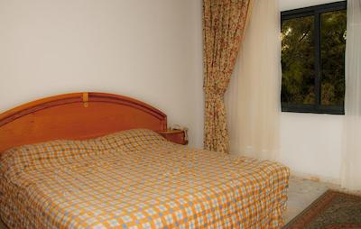 ویت هوس اپارتمنتز