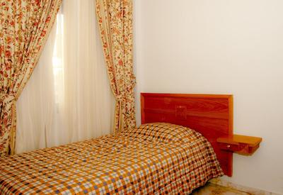 ویت هوس اپارتمنتز