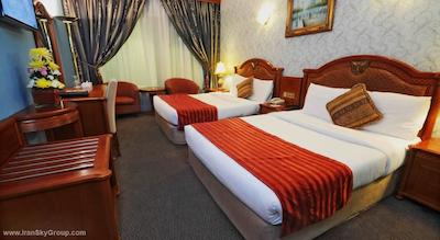 سان اند سندز هتل کلاک تاور