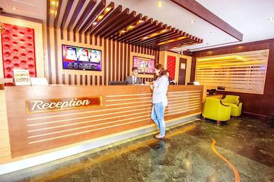 سان اند سندز هتل کلاک تاور