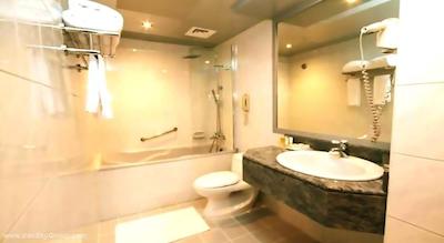 سان اند سندز هتل کلاک تاور