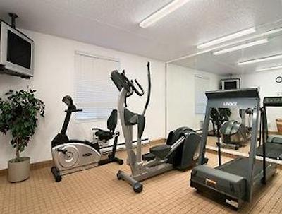 تراولج کالگاری اینترنیشنال آیرپرت