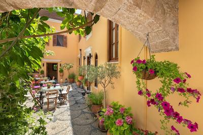 ردز نیهری الیت سویتز