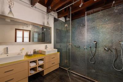 ردز نیهری الیت سویتز