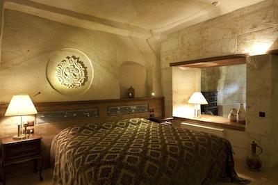 فرسو کاو سویتز اند مانشنز