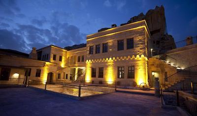 فرسو کاو سویتز اند مانشنز