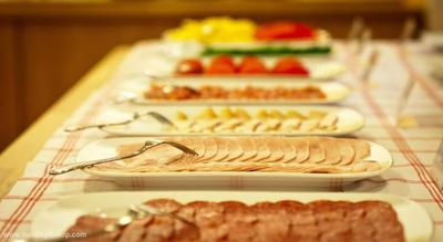 مارینز پارک هتل پراگسکایا(سان فلاور پارک)