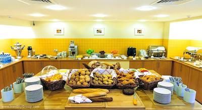 مارینز پارک هتل پراگسکایا(سان فلاور پارک)