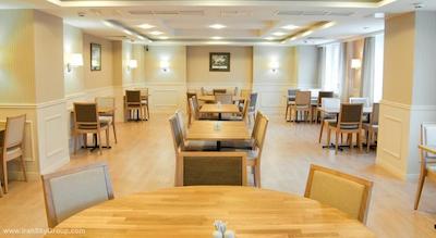 مارینز پارک هتل پراگسکایا(سان فلاور پارک)