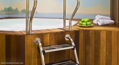 مارینز پارک هتل پراگسکایا(سان فلاور پارک)