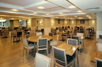 مارینز پارک هتل پراگسکایا(سان فلاور پارک)