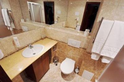 مارینز پارک هتل پراگسکایا(سان فلاور پارک)