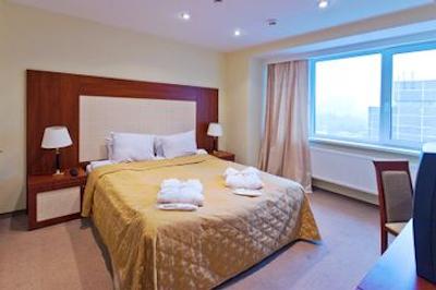 مارینز پارک هتل پراگسکایا(سان فلاور پارک)