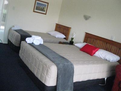 میدل پارک متل