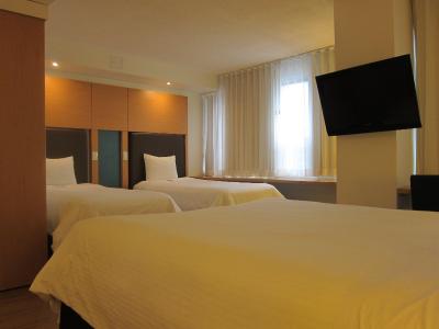 بند پلاس هتل ترنتو