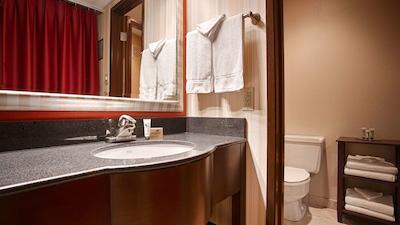 بست وسترن پلاس سوتر هوس