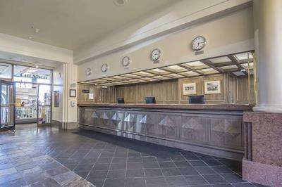 کلارین هتل اند کنفرنس سنتر