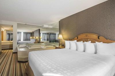 کلارین هتل اند کنفرنس سنتر