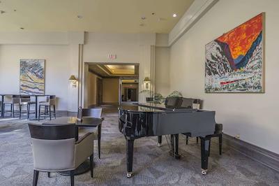 کلارین هتل اند کنفرنس سنتر