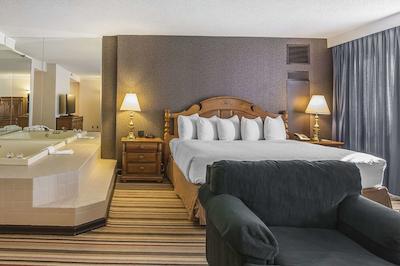 کلارین هتل اند کنفرنس سنتر