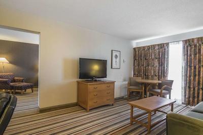 کلارین هتل اند کنفرنس سنتر