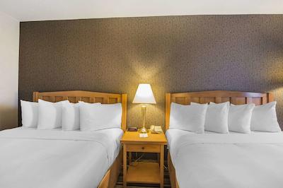 کلارین هتل اند کنفرنس سنتر