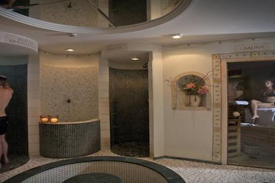 هتل ویدی میرامار اند دلفینو