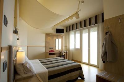 هتل ویدی میرامار اند دلفینو