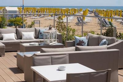 هتل ویدی میرامار اند دلفینو