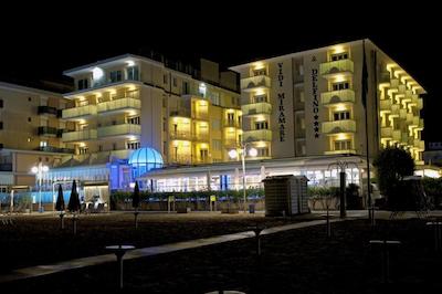 هتل ویدی میرامار اند دلفینو