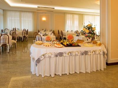 هتل ویدی میرامار اند دلفینو